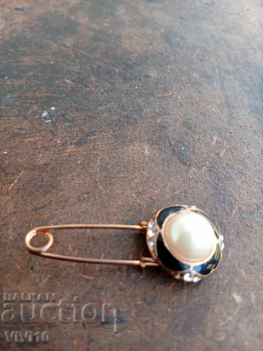 Antique Enamel Brooch Antique Enamel Brooch