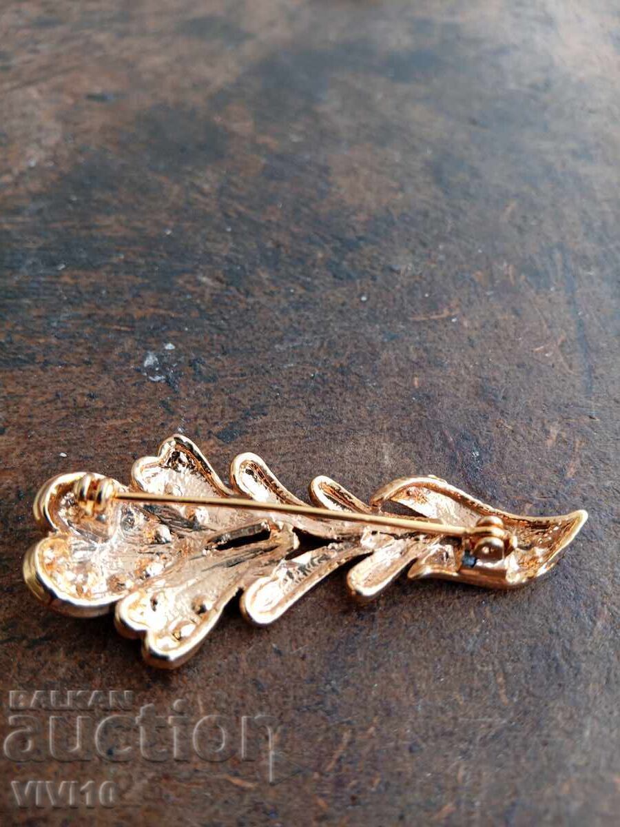 Auction Antique Enamel Brooch Auction Antique Enamel Brooch