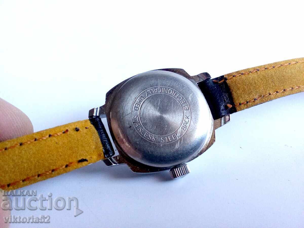 Old clock with price 115.00 BGN | € 58.80 Old clock with price 115.00 BGN | € 58.80