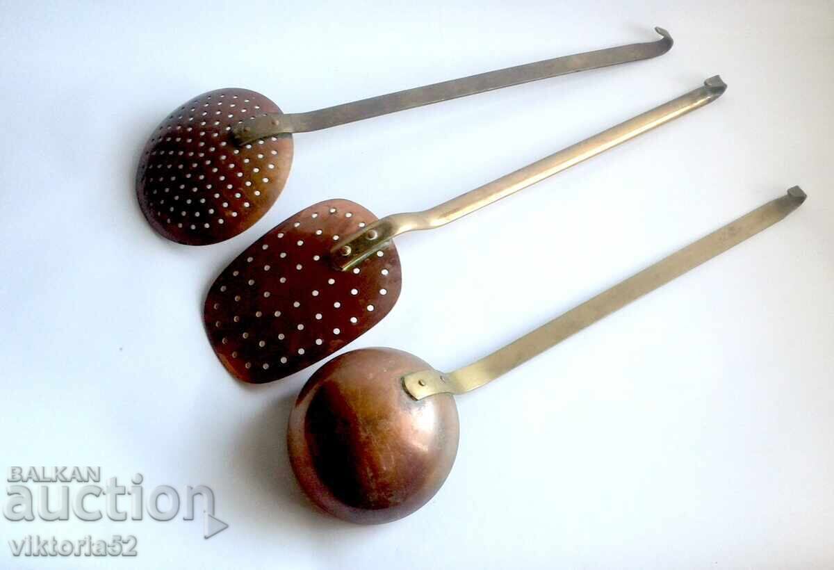 Auction Vintage set of French copper kitchen utensils Auction Vintage set of French copper kitchen utensils