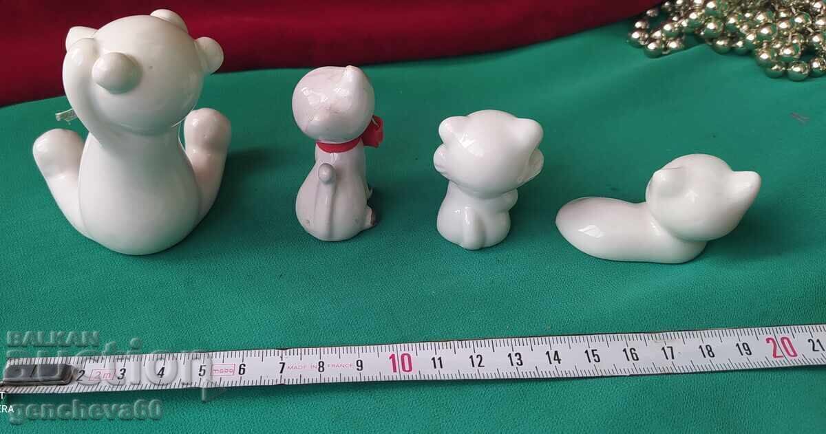 Delivery of Various vintage figurines Delivery of Various vintage figurines