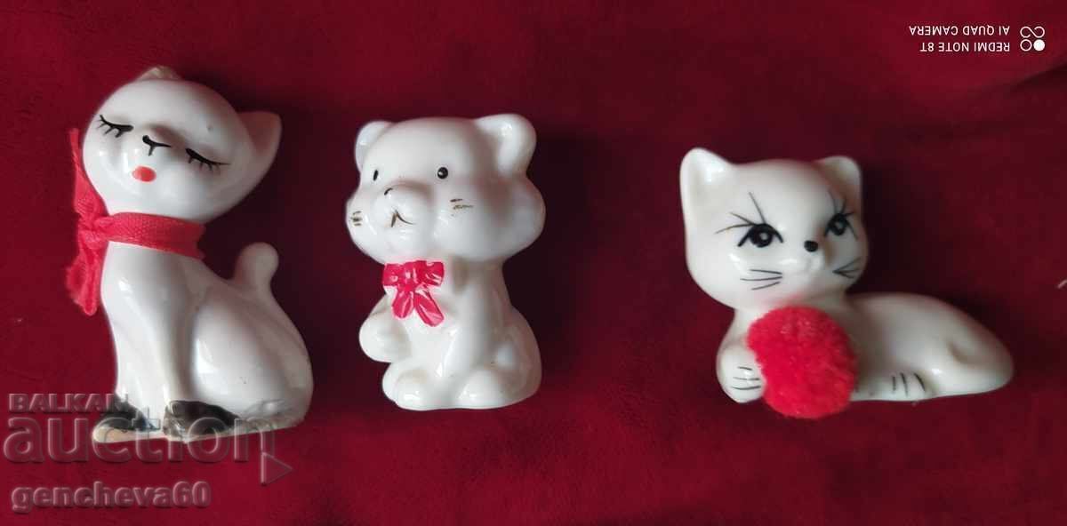 Various vintage figurines - 5