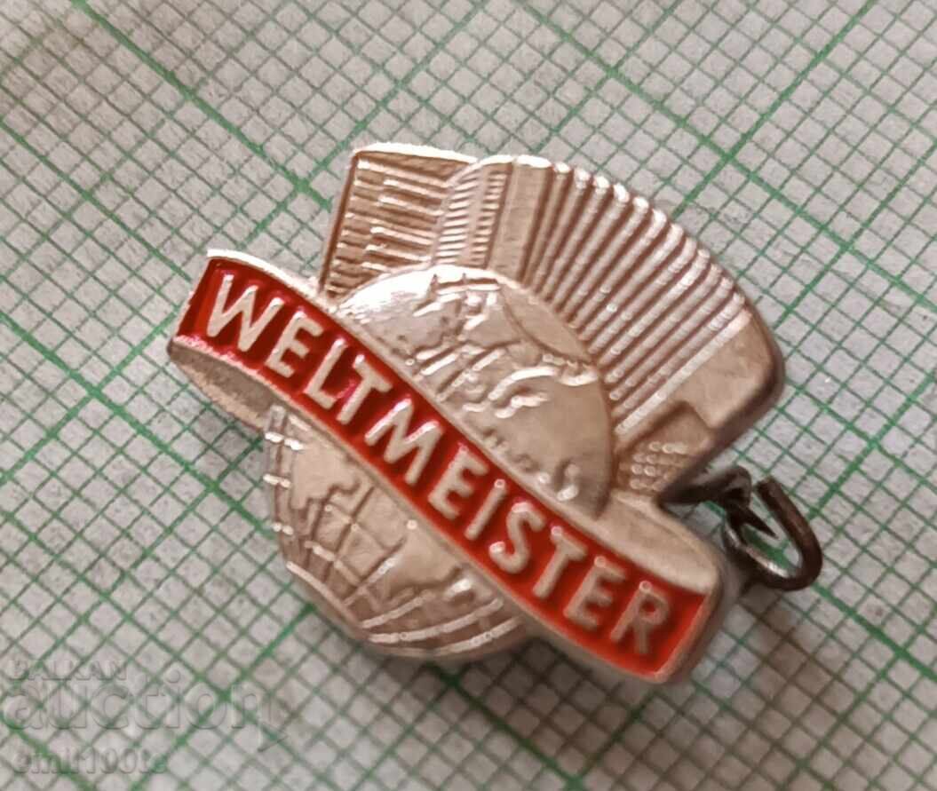 Delivery of Weltmeister Accordion - Badge Delivery of Weltmeister Accordion - Badge