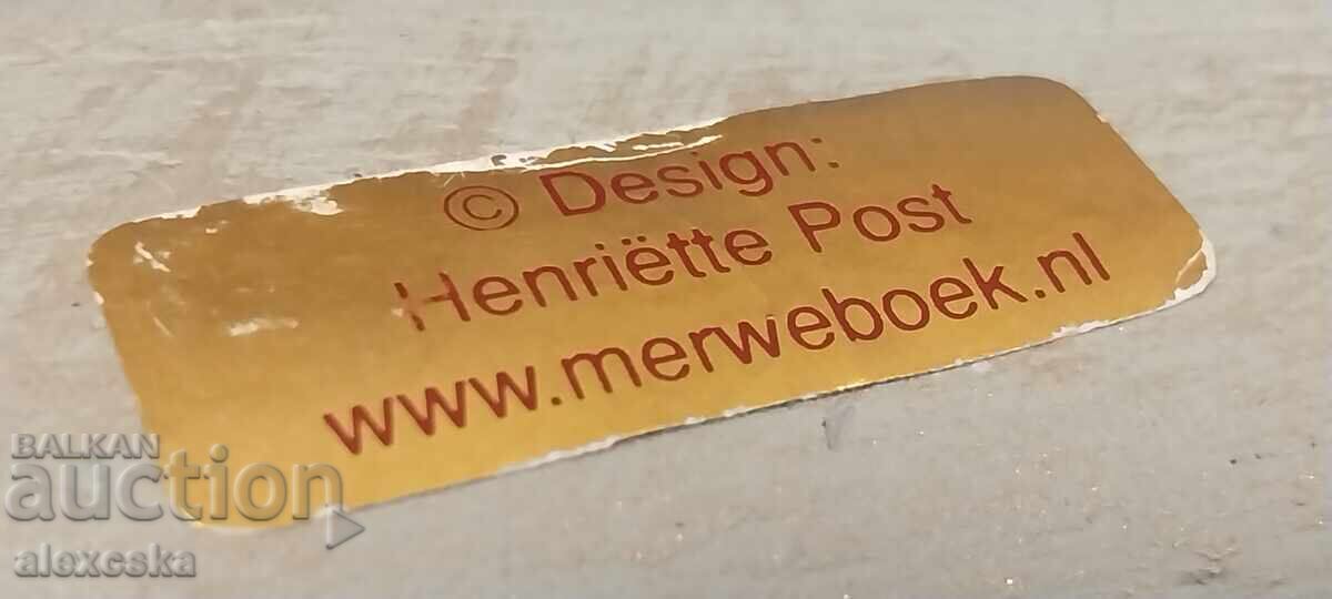 "Hand" with pearl - 6