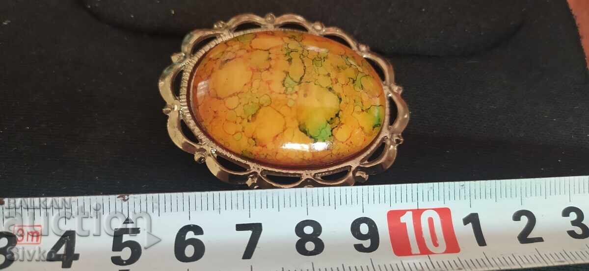 A brooch with price 2.99 BGN | € 1.53 A brooch with price 2.99 BGN | € 1.53