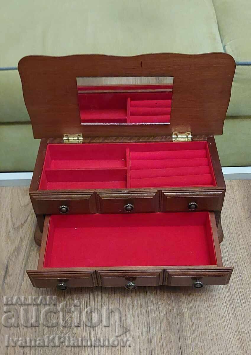 Delivery of Wooden jewelry box for connoisseurs, excellent