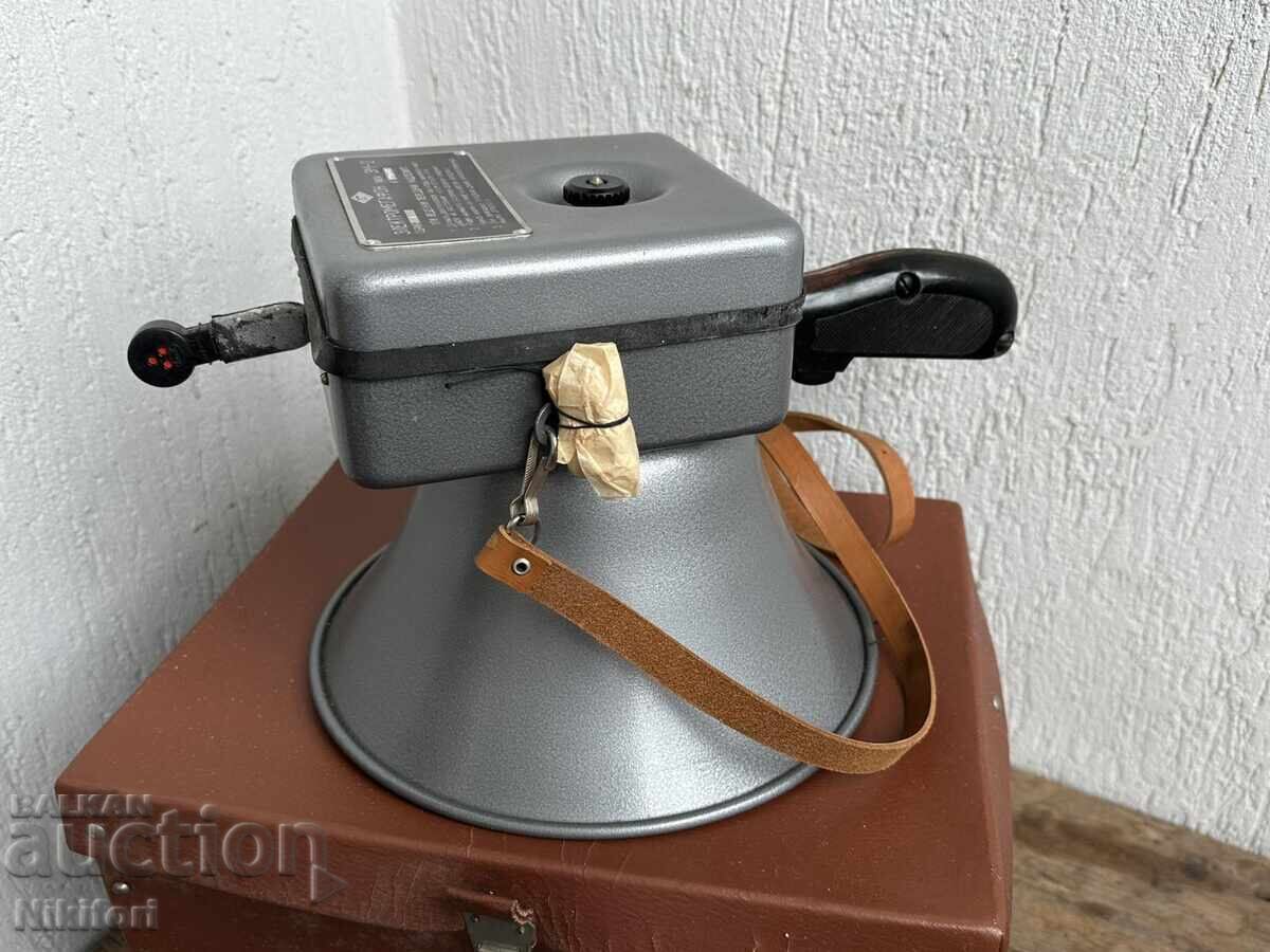 Auction Social Megaphone Horn Electromegaphone EM-2M USSR Auction Social Megaphone Horn Electromegaphone EM-2M USSR