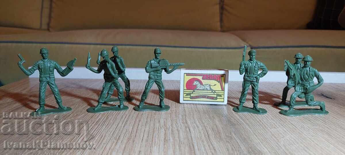 Figurine pentru colecționari, 7 bucăți - 6 Figurine pentru colecționari, 7 bucăți - 6