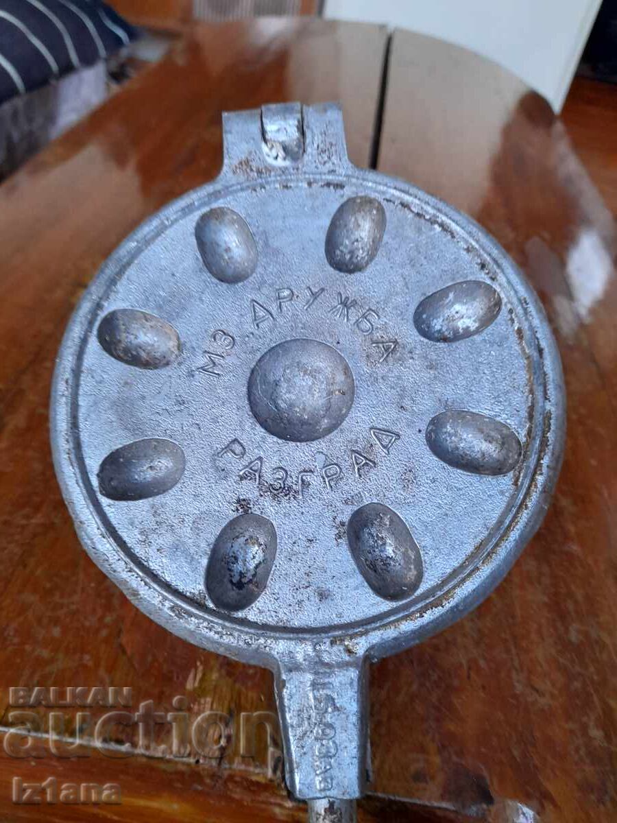 Δημοπρασία Παλιά συσκευή για το ψήσιμο γλυκών, ξηροί καρποί