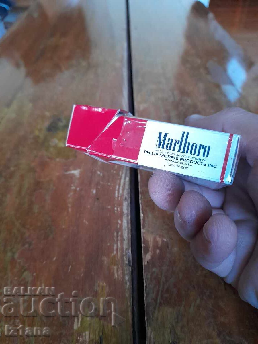 Auction An old box of Marlboro cigarettes Auction An old box of Marlboro cigarettes