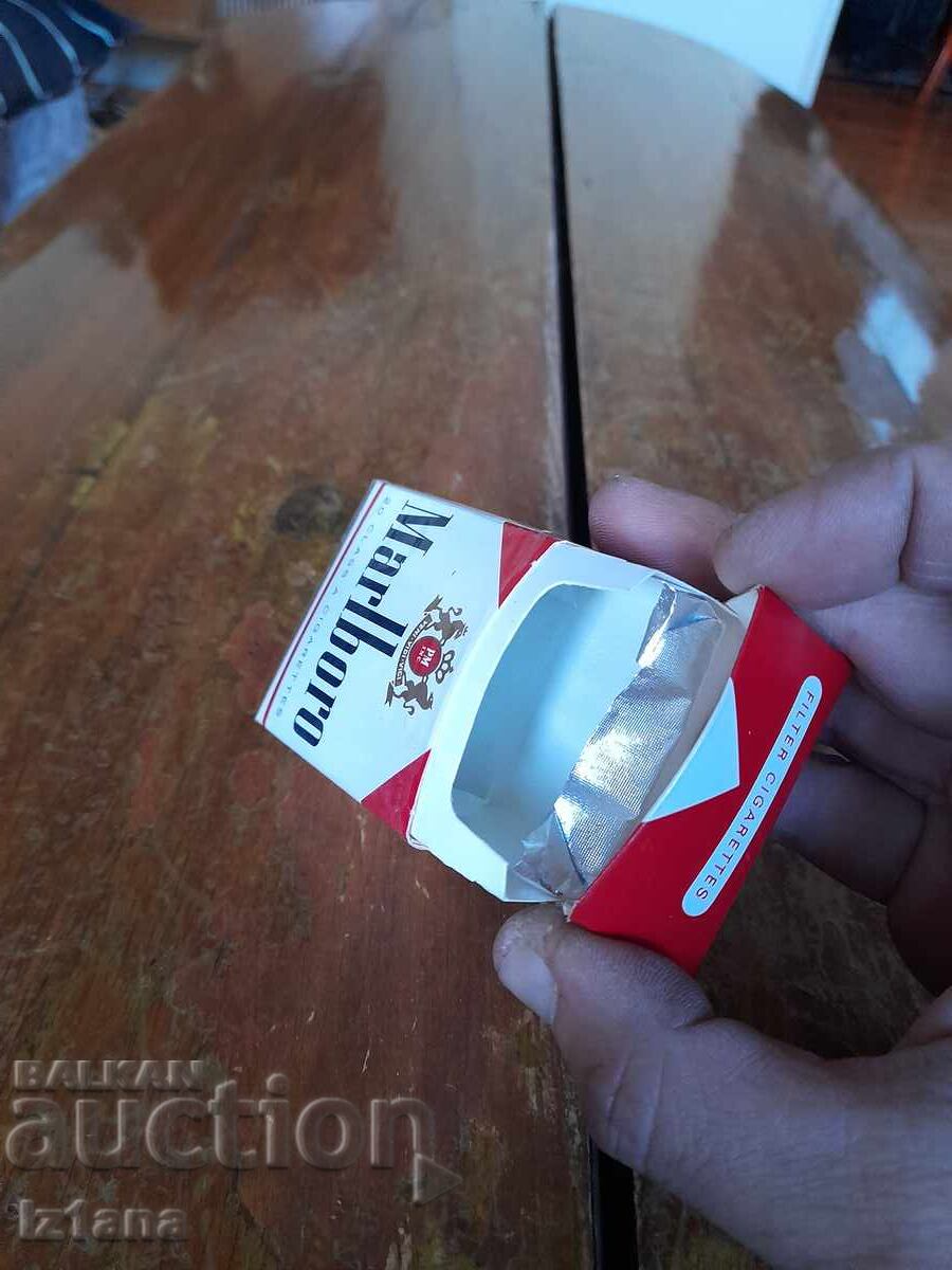 An old box of Marlboro cigarettes - 7 An old box of Marlboro cigarettes - 7