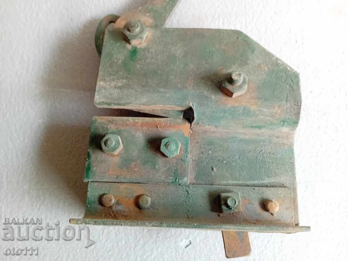 Auction OLD SHEET METAL GUILLOTINE Auction OLD SHEET METAL GUILLOTINE