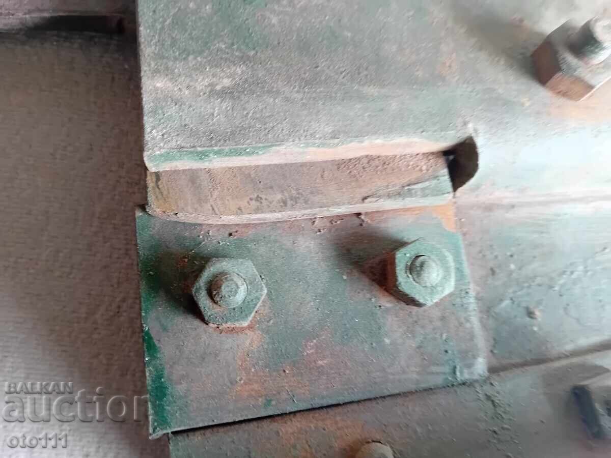 Delivery of OLD SHEET METAL GUILLOTINE Delivery of OLD SHEET METAL GUILLOTINE