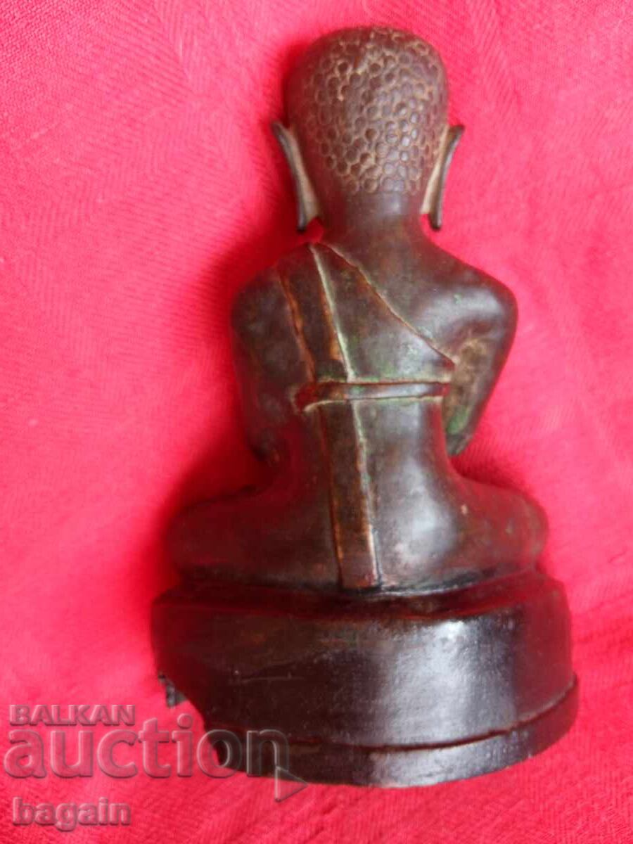 Delivery of Ancient Buddha statue.