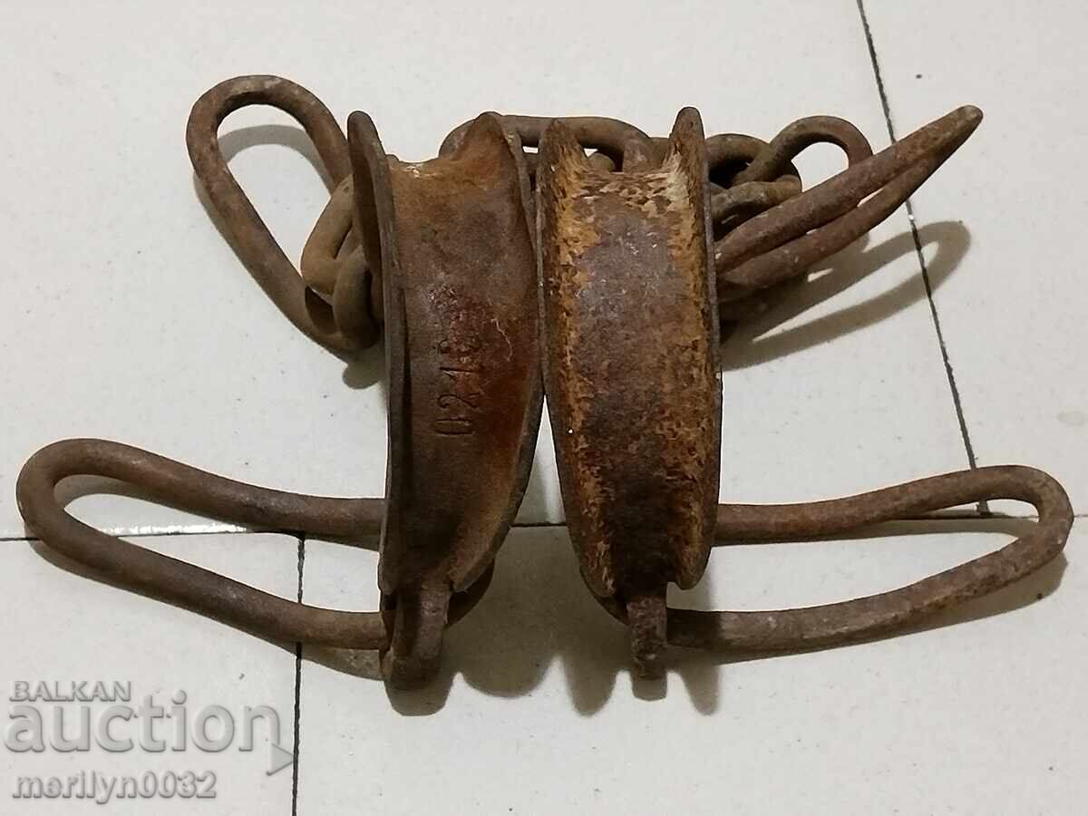 Delivery of Shackles, fetters, shackles, handcuffs, chain, wrought iron Delivery of Shackles, fetters, shackles, handcuffs, chain, wrought iron