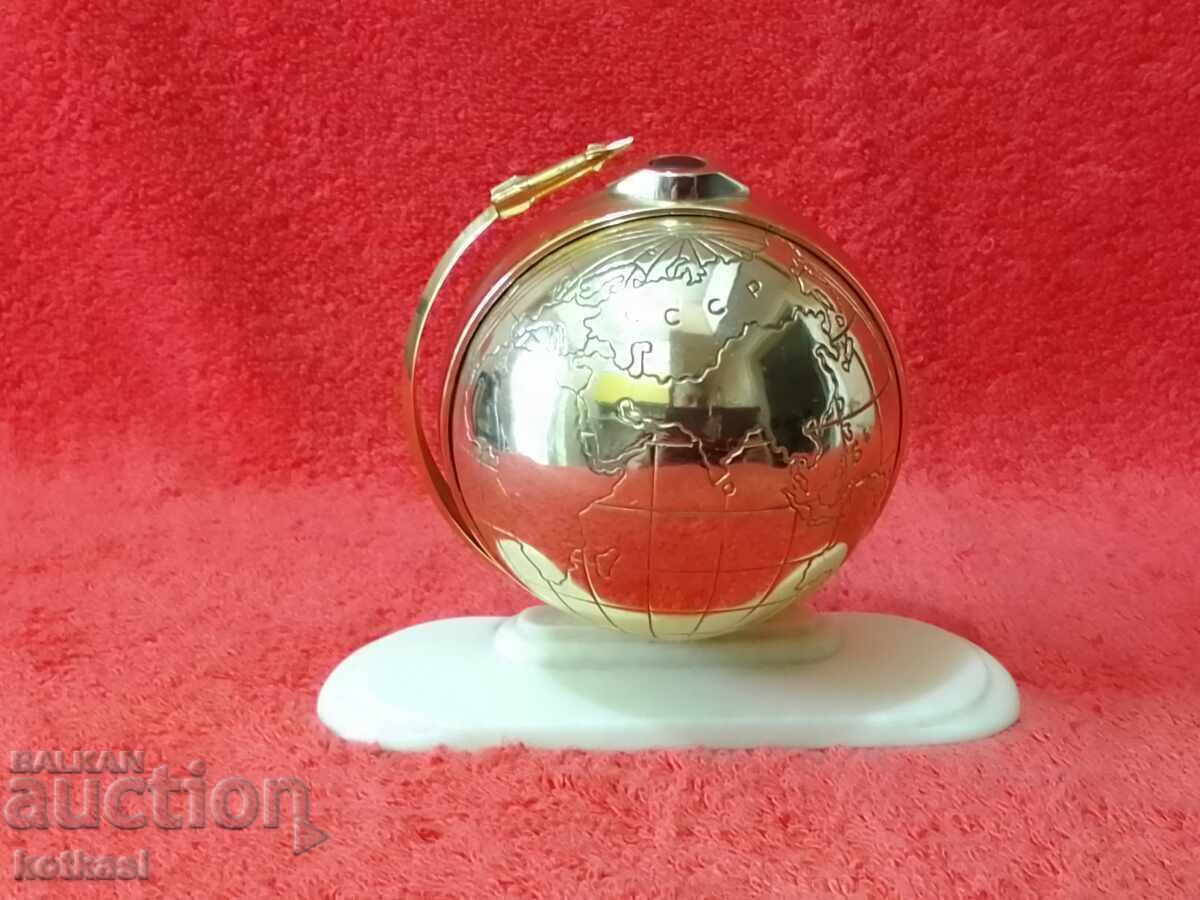 Доставка на Стар настолен часовник Будилник ВОСТОК Глобус Ракета Космос Доставка на Стар настолен часовник Будилник ВОСТОК Глобус Ракета Космос