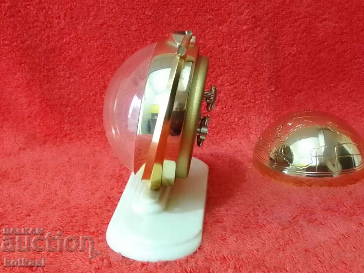 Стар настолен часовник Будилник ВОСТОК Глобус Ракета Космос - 5 Стар настолен часовник Будилник ВОСТОК Глобус Ракета Космос - 5