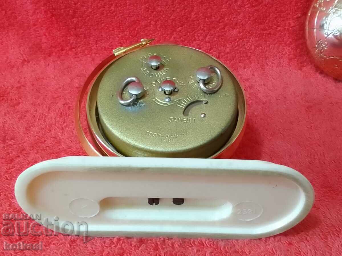 Стар настолен часовник Будилник ВОСТОК Глобус Ракета Космос - 7 Стар настолен часовник Будилник ВОСТОК Глобус Ракета Космос - 7