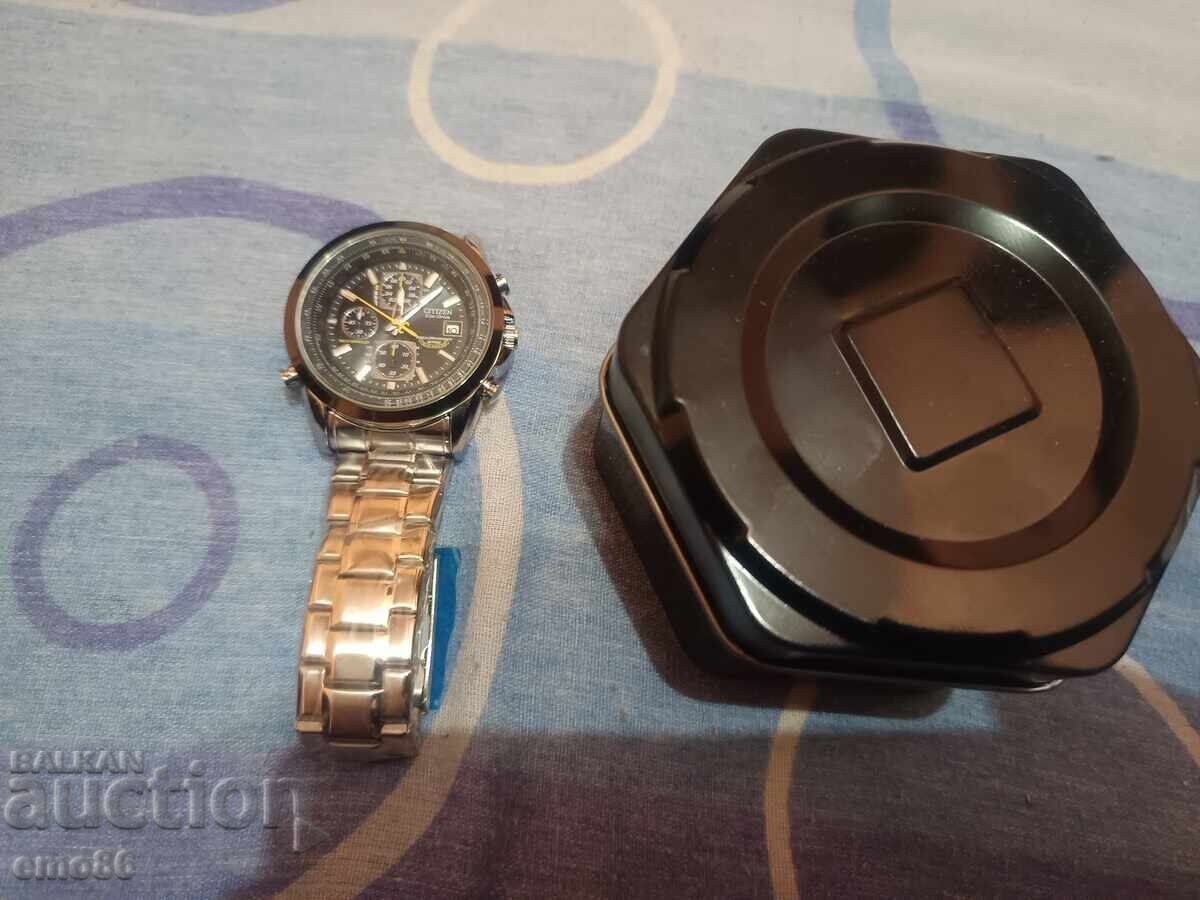 Men's Quartz Chronograph Watch NEW Men's Quartz Chronograph Watch NEW