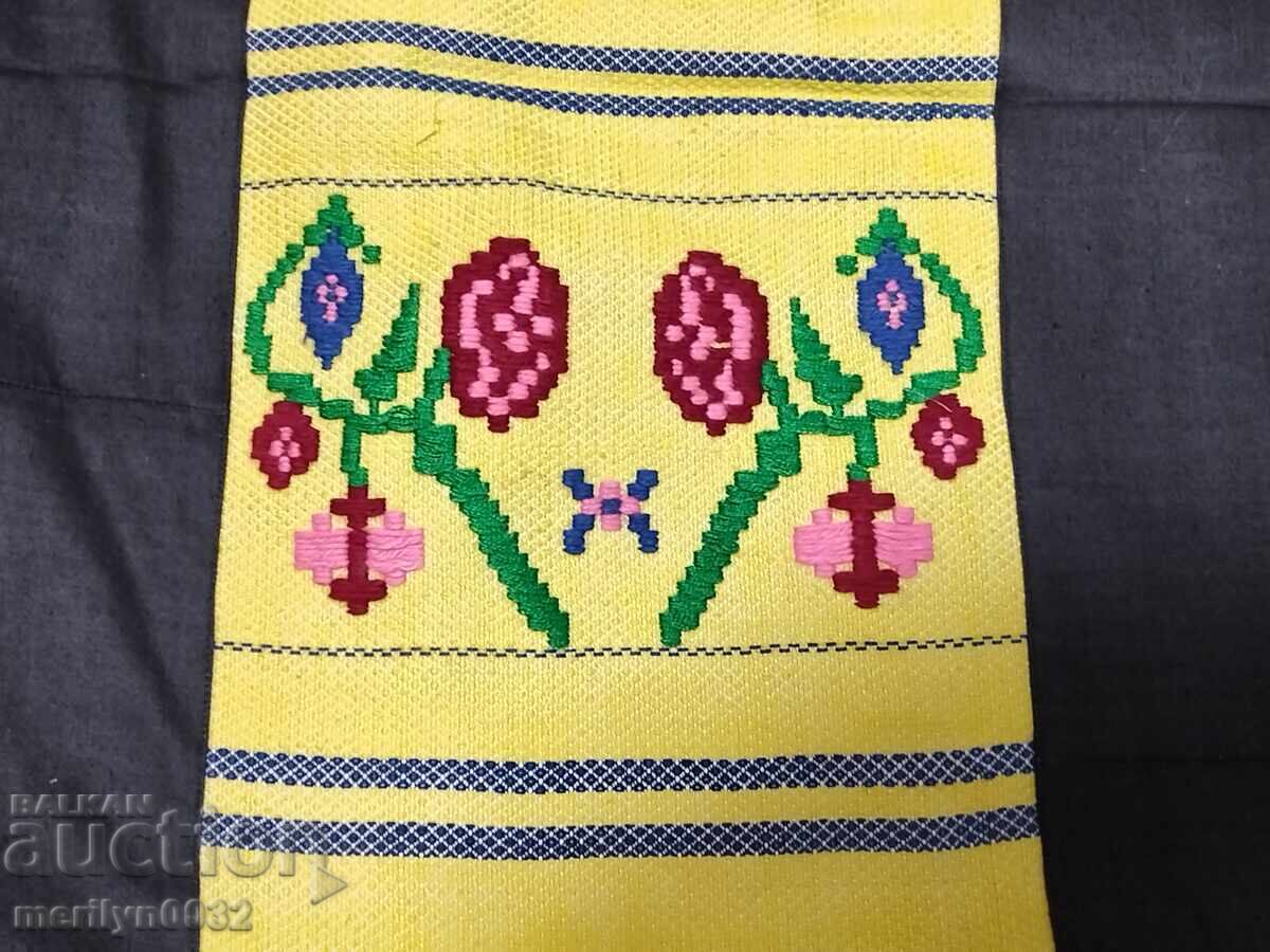 Broderie vechi șorț beteală, costum, pânză cu preț 95.00 BGN | € 48.57 Broderie vechi șorț beteală, costum, pânză cu preț 95.00 BGN | € 48.57