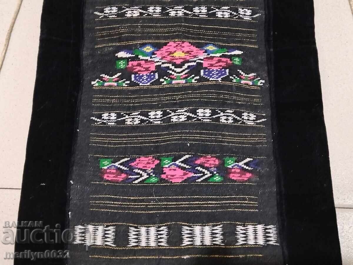 Broderie vechi șorț beteală, costum, pânză cu preț 123.90 BGN | € 63.35 Broderie vechi șorț beteală, costum, pânză cu preț 123.90 BGN | € 63.35