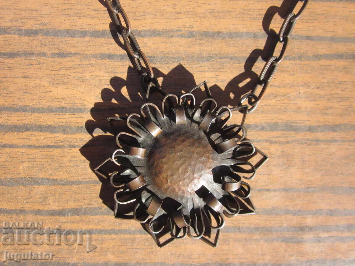 Bulgarian folk honey ornament sunflower Western Bulgaria with price 30.00 BGN | € 15.34 Bulgarian folk honey ornament sunflower Western Bulgaria with price 30.00 BGN | € 15.34