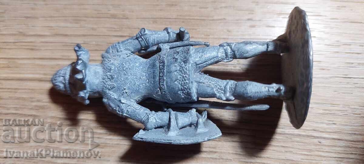 A lead figurine for collectors - 5 A lead figurine for collectors - 5