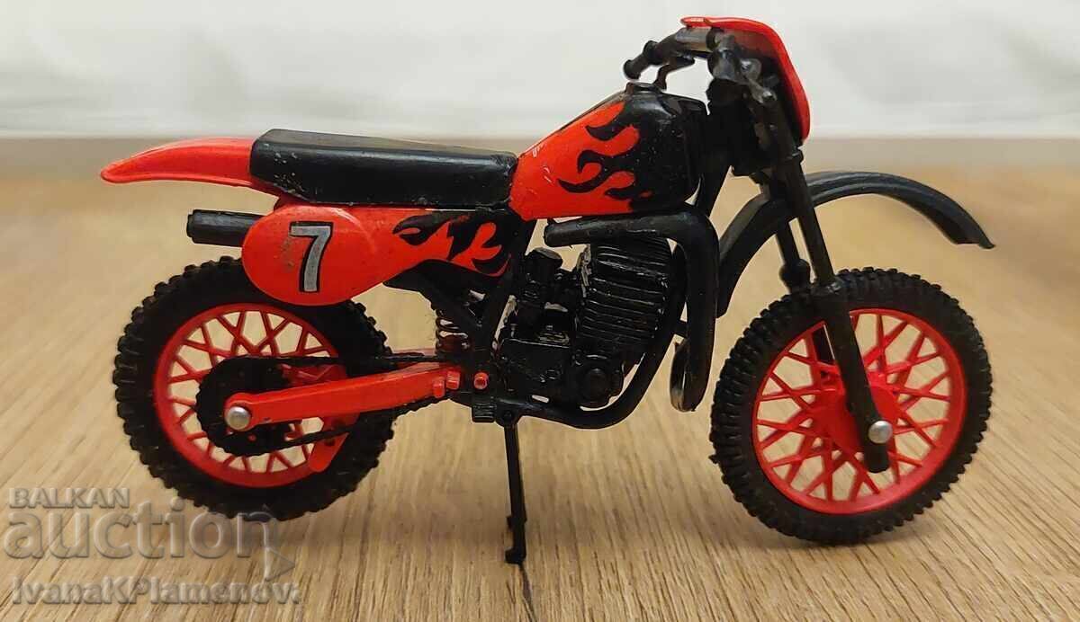 Jucărie din metal pentru colecționari, excelentă cu preț € 6.00 | 11.73 BGN