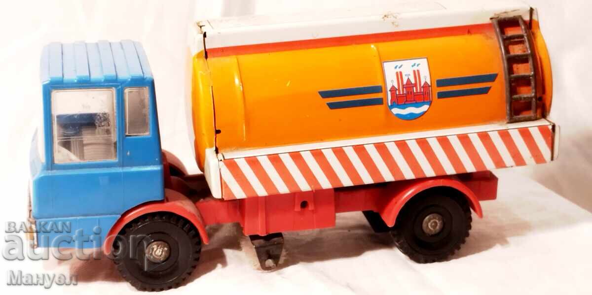 Стара и рядка ламаринена играчка. с цена 79.90 лв. | € 40.85