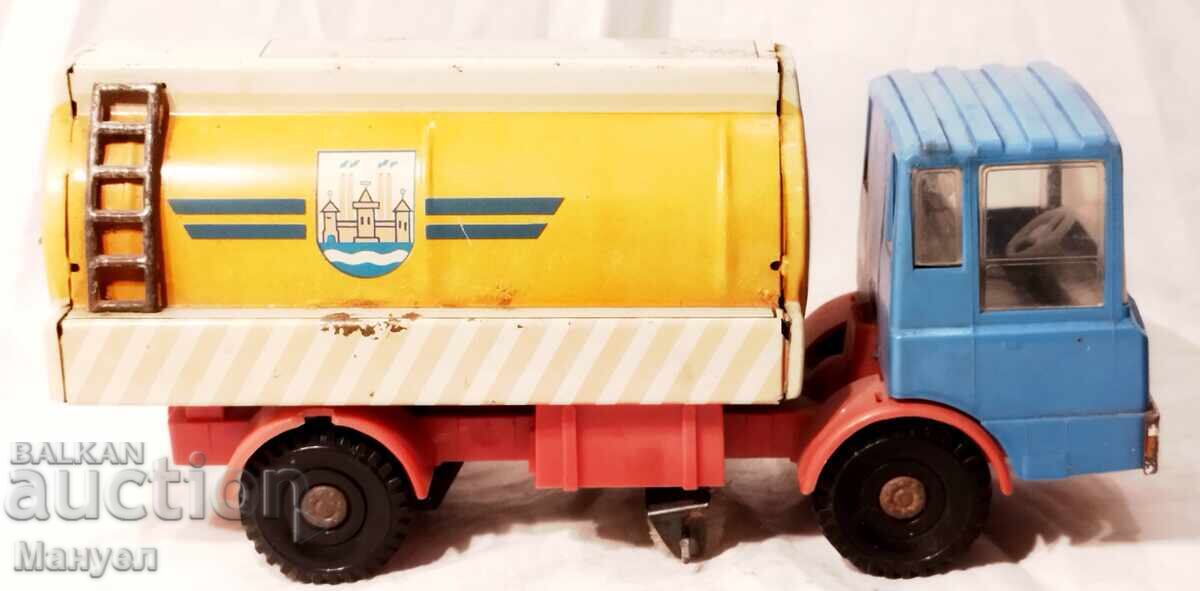 Аукцион Стара и рядка ламаринена играчка.