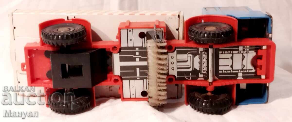 Стара и рядка ламаринена играчка. - 6