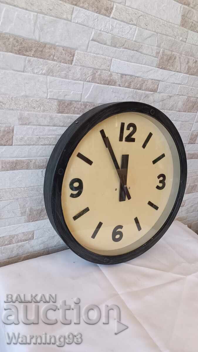 Livrarea Ceas de perete vechi - Radiosincron - 1970" - Bulgaria