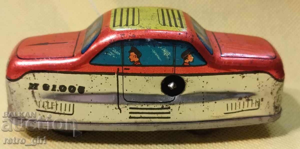 Delivery of An old tin toy. Delivery of An old tin toy.