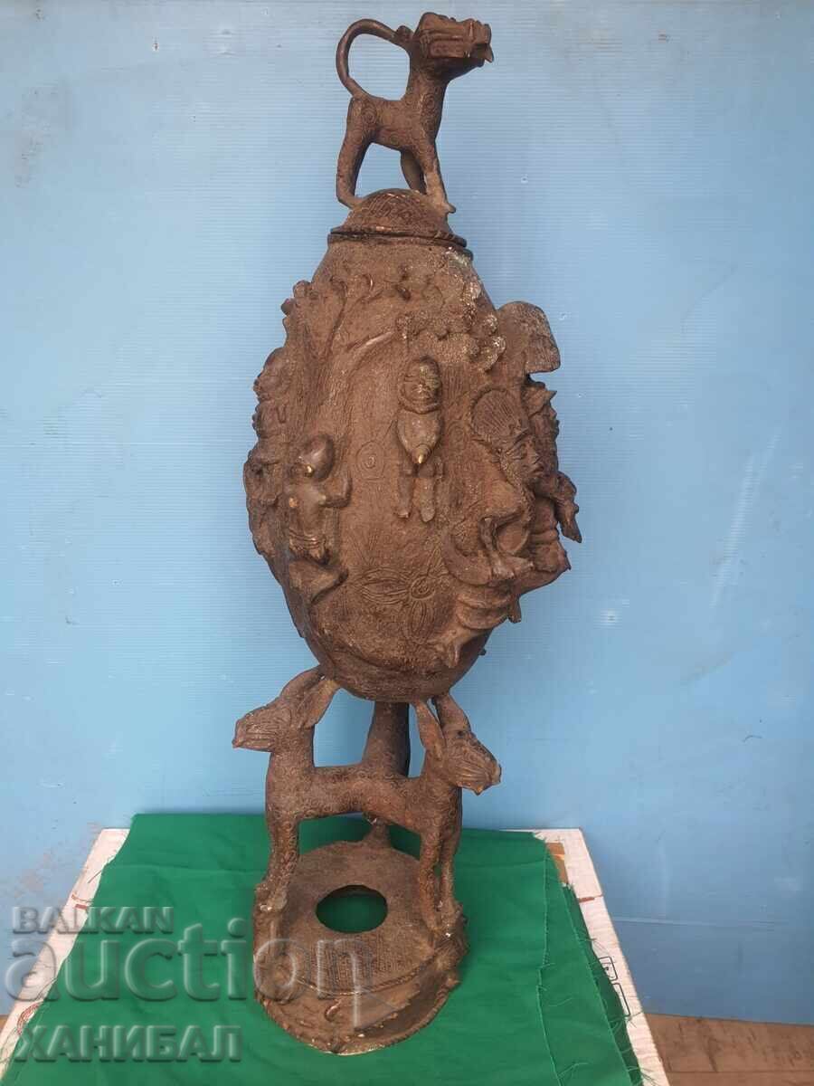 URNĂ AFRICANĂ MARE, VECHE, UIMITOARE, DIN BRONZ, DE BENIN URNĂ AFRICANĂ MARE, VECHE, UIMITOARE, DIN BRONZ, DE BENIN