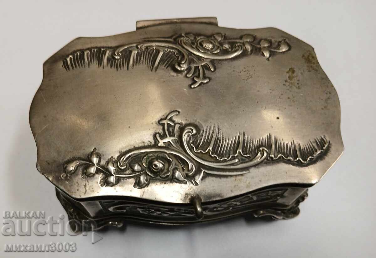 Antique Silver Jewelry Box, 833/1000 Grade with price 650.00 BGN | € 332.34 Antique Silver Jewelry Box, 833/1000 Grade with price 650.00 BGN | € 332.34