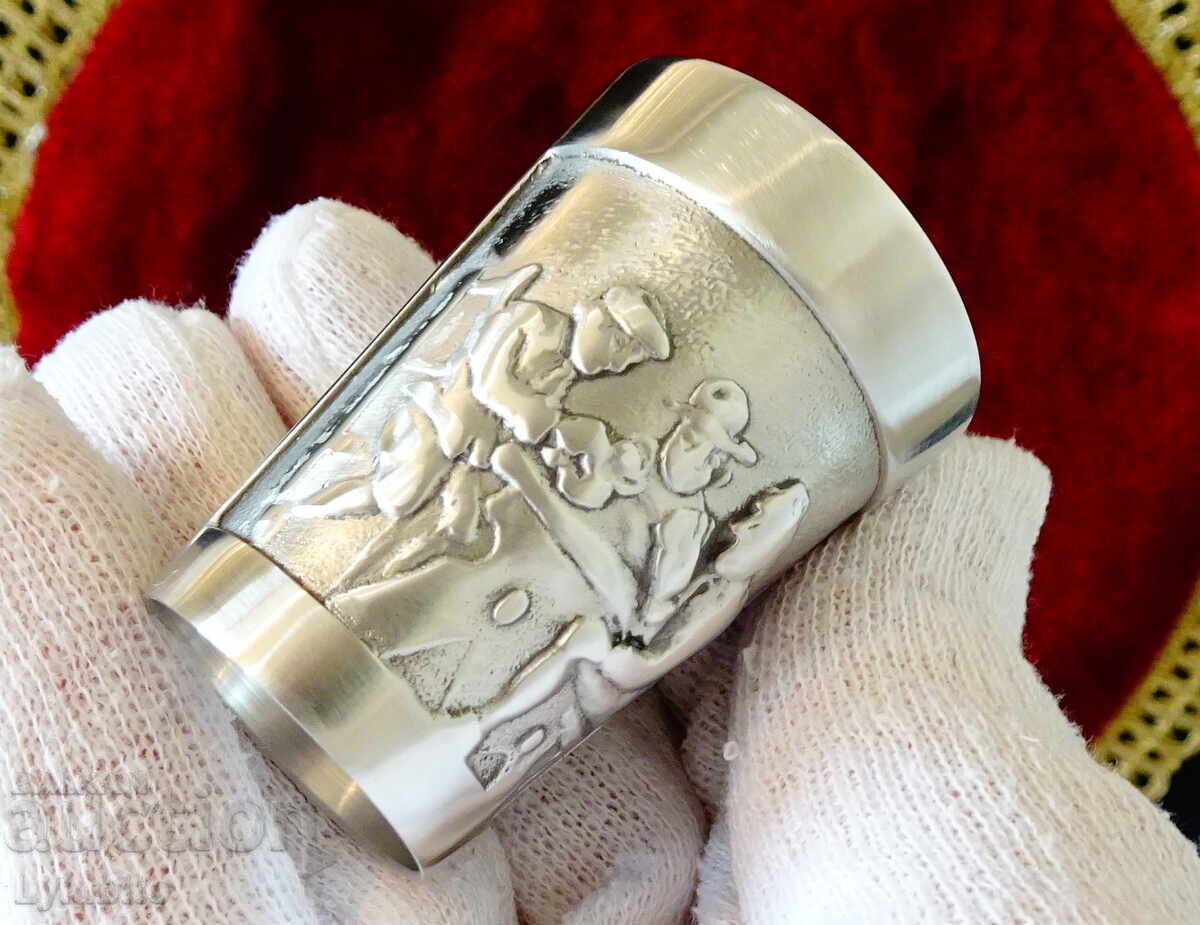 Pewter shot glass with cheerful drunks with price 19.00 BGN | € 9.71 Pewter shot glass with cheerful drunks with price 19.00 BGN | € 9.71