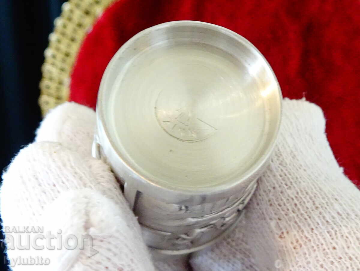 Delivery of Pewter shot glass with cheerful drunks Delivery of Pewter shot glass with cheerful drunks