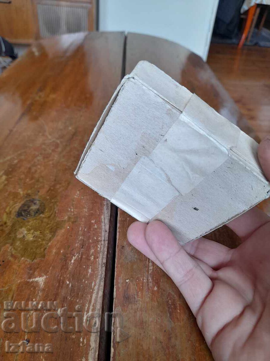 Auction Old sticky wax Auction Old sticky wax