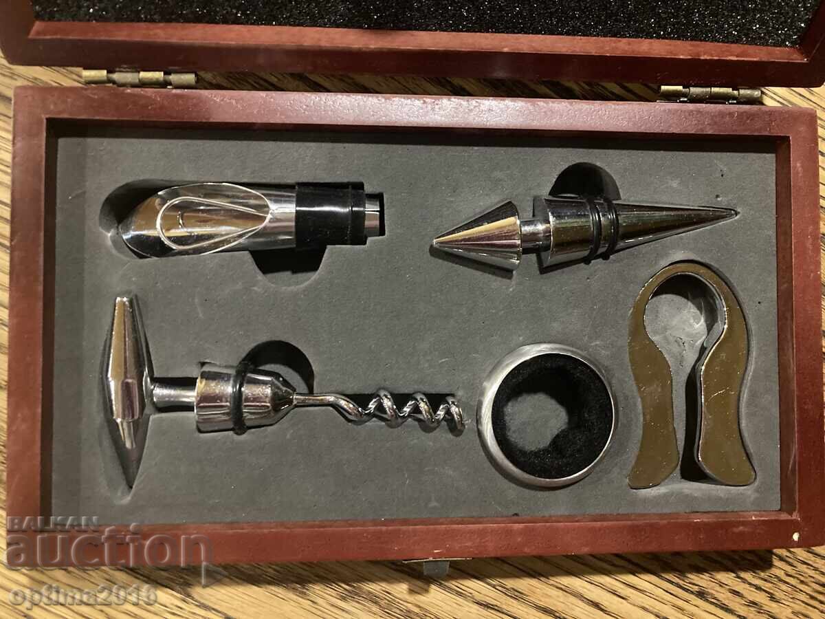 Wine set with price 18.00 BGN | € 9.20