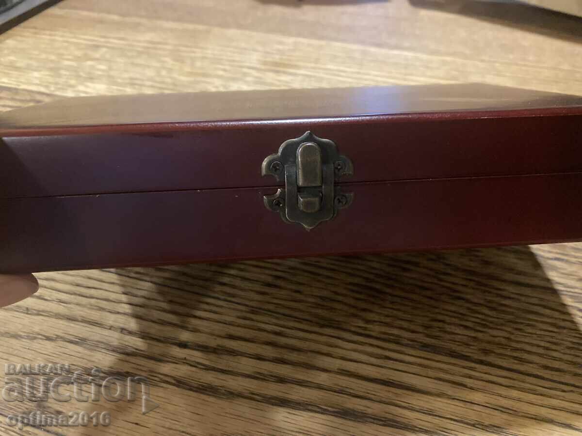 Auction  Wine set