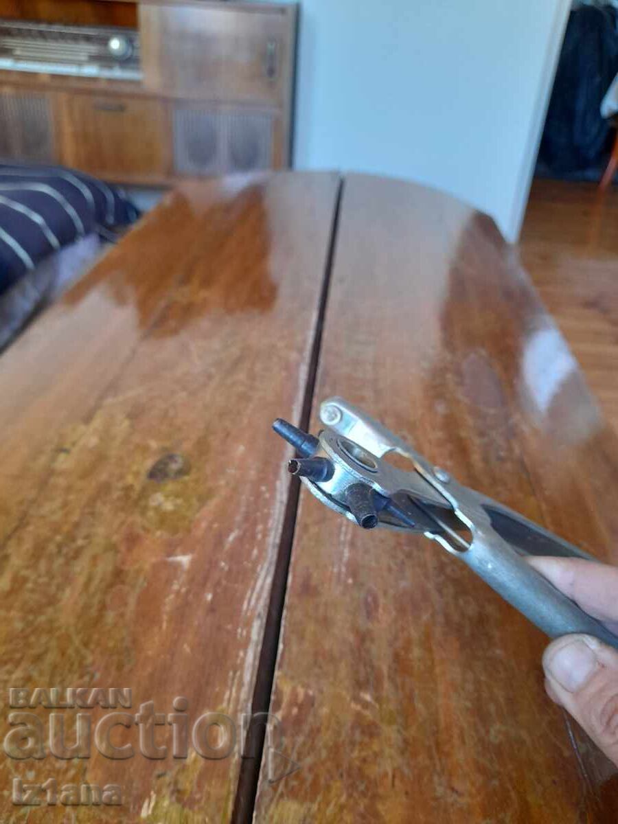 Delivery of Old pliers zamba, zamba Delivery of Old pliers zamba, zamba