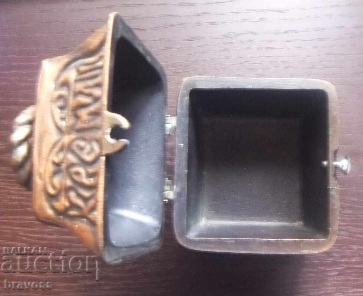 Παράδοση Μεταλλικό κουτί-τεφρός, χρηματοκιβώτιο