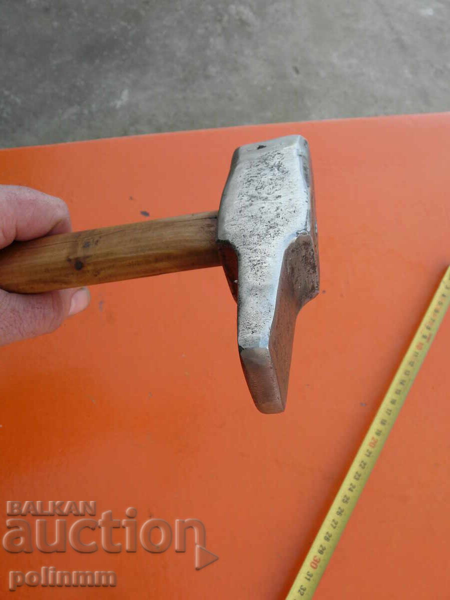 Auction Old Craftsman's Hammer - 310 Auction Old Craftsman's Hammer - 310