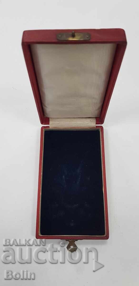 Rare Royal Box for the Order of Military Merit 5 st. Ferdinand I with price 160.00 BGN | € 81.81 Rare Royal Box for the Order of Military Merit 5 st. Ferdinand I with price 160.00 BGN | € 81.81