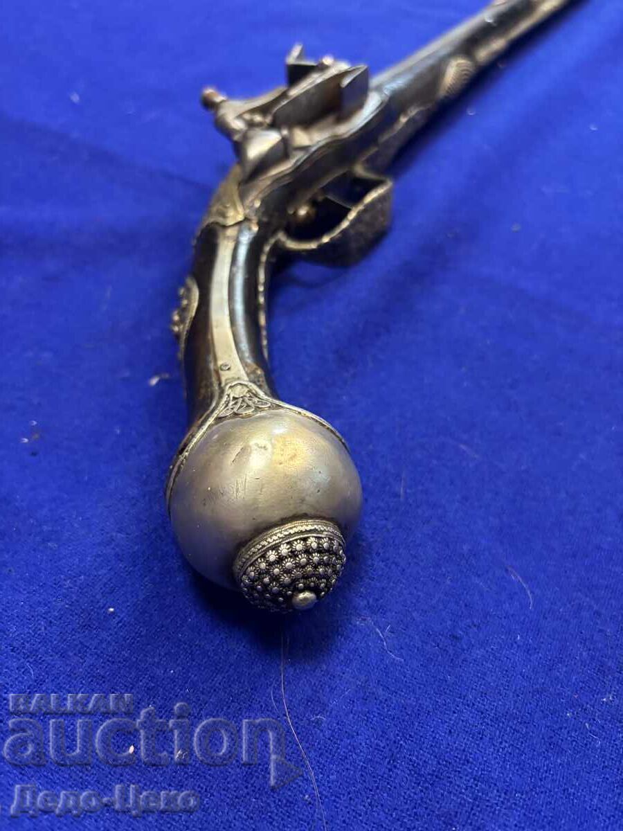 Ασημένιο πιστόλι με πυρόλιθο με τιμή 3200.00 BGN | € 1636.13