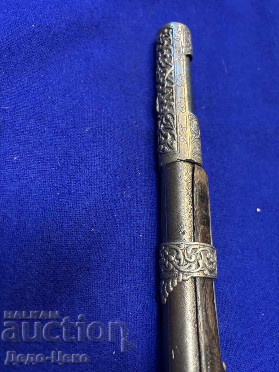 Auction Flintlock pistol 18th century silver Auction Flintlock pistol 18th century silver