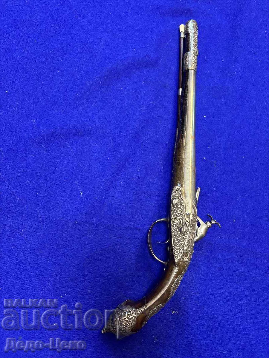 Аукцион Кремъчен пищов сребърен 18 век Аукцион Кремъчен пищов сребърен 18 век