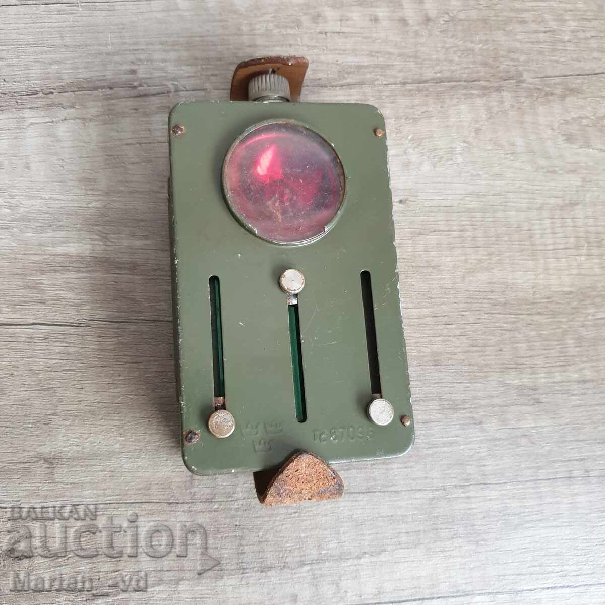 Swedish military flashlight M40 type 87096 from WWII - 6 Swedish military flashlight M40 type 87096 from WWII - 6