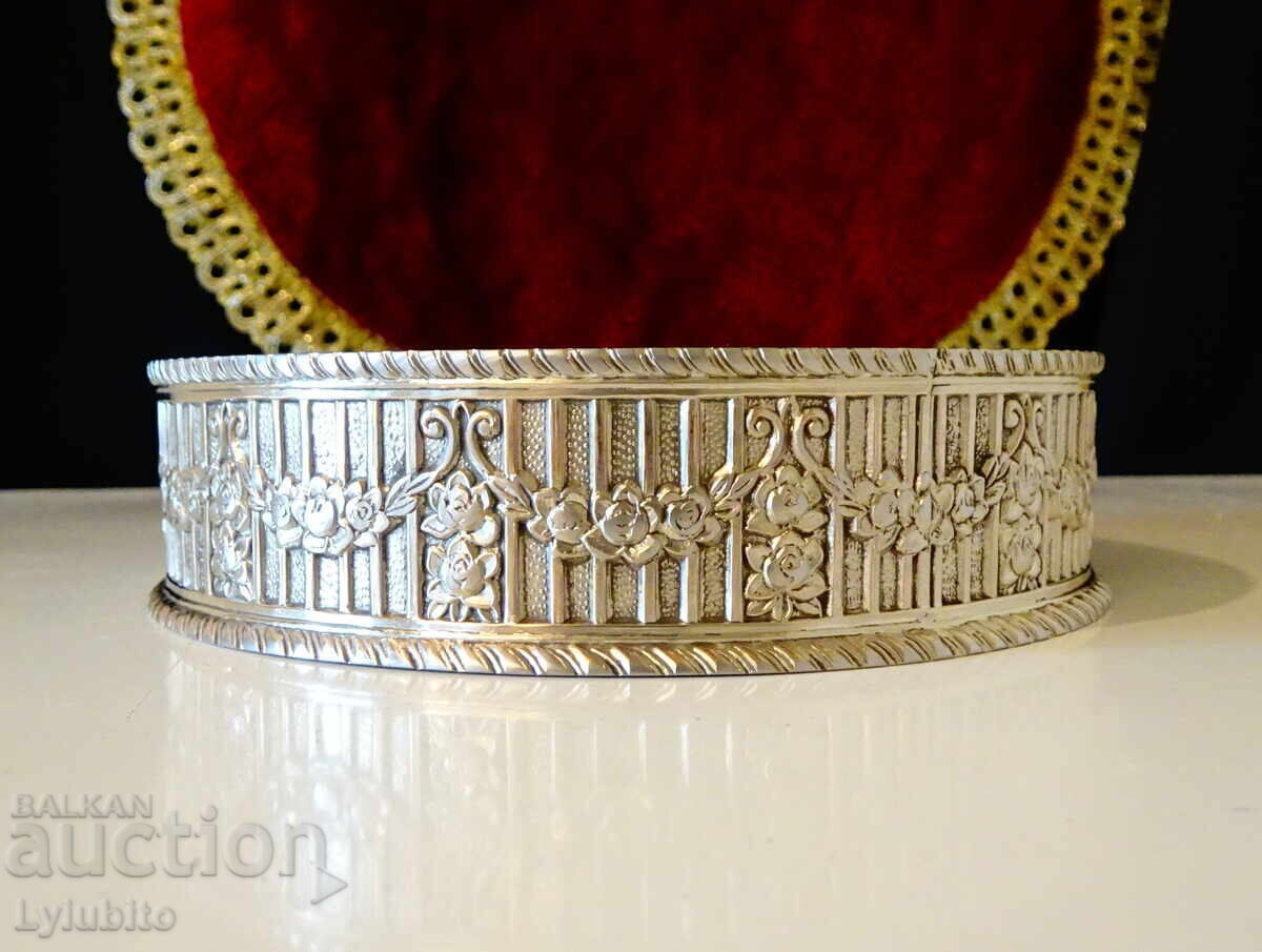 Silver-plated bottle stand, lion, roses, baroque Silver-plated bottle stand, lion, roses, baroque