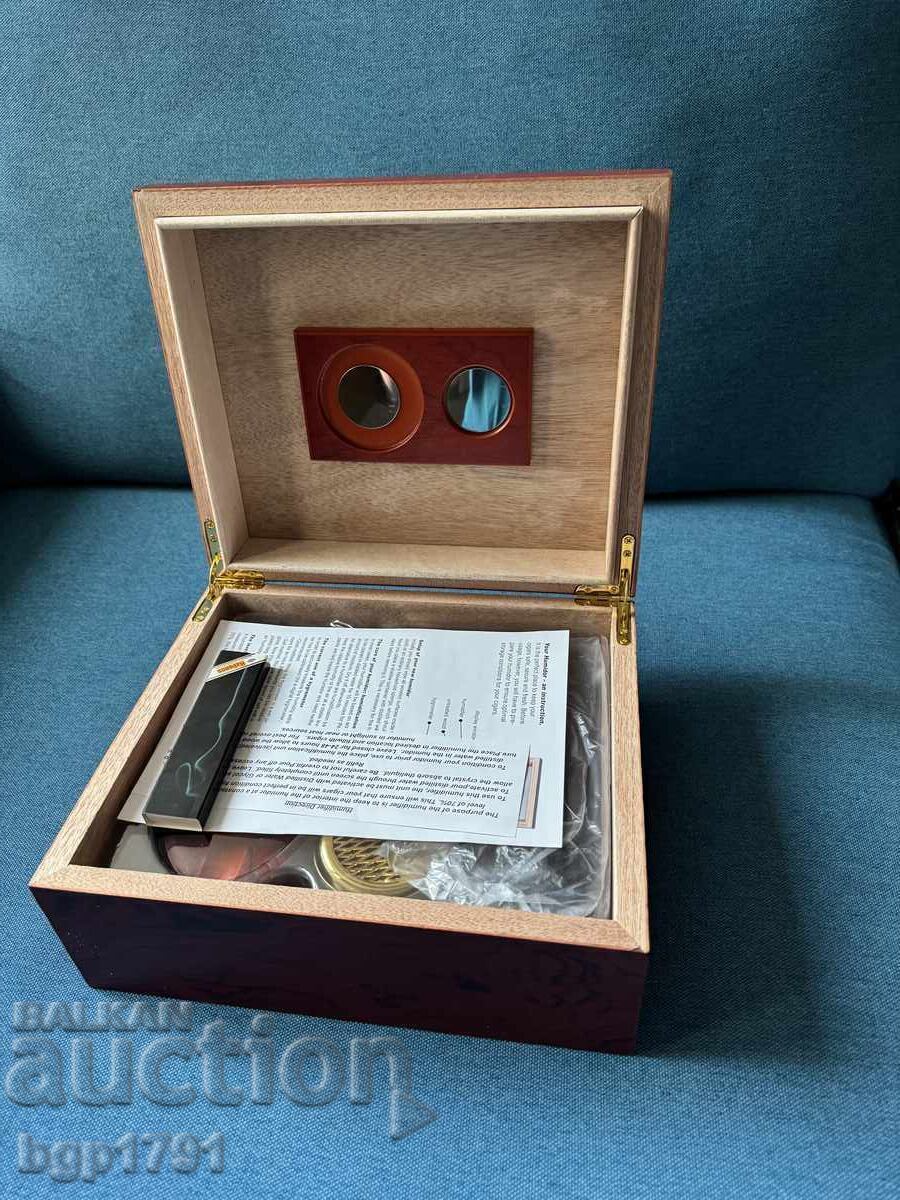 Delivery of Luxury cigar box, humidor, new